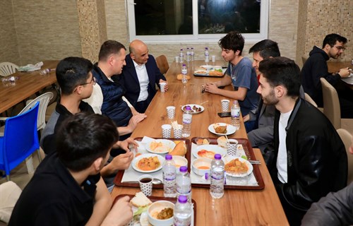 KYK YURDUNDA ÖĞRENCİLERLE İFTAR